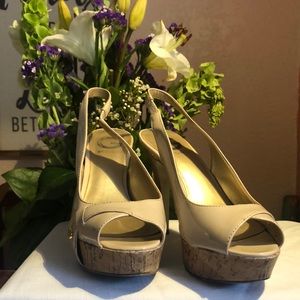 G by Guess pumps